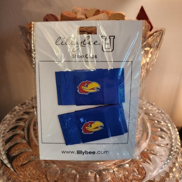 University of Kansas 🎁 Jayhawks Lillybee U Shoe Clips NCAA Sorority Cheer Rush - Picture 1 of 3